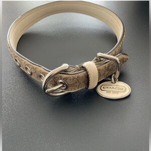 COACH Tan & CREAM WHITE CLASSIC SIGNATURE DOG COLLAR. Size Medium 13.5 - 16.5”